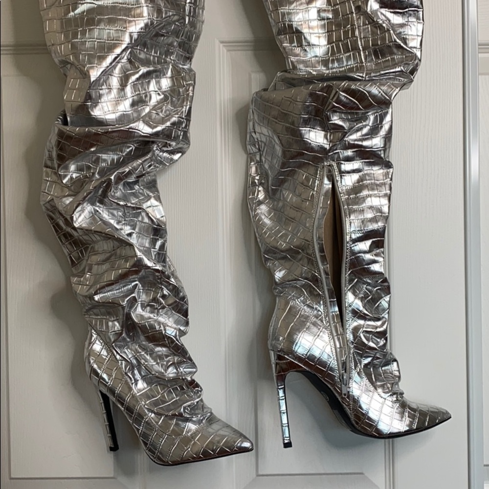 Missguided silver over the knee boots - Picture 4 of 14